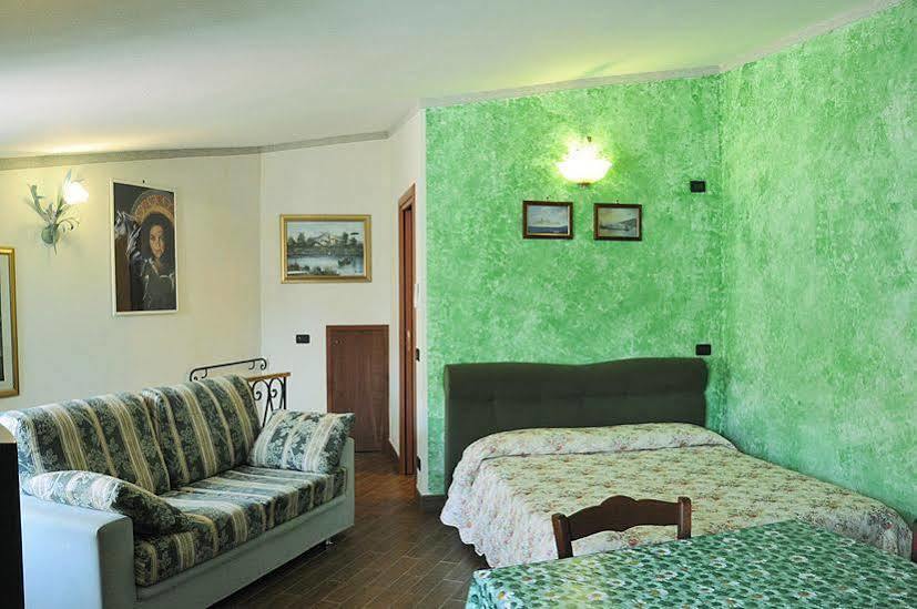 Michela Rooms ริโอมัจโจเร ภายนอก รูปภาพ